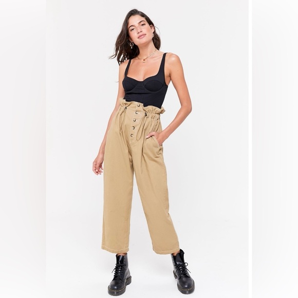 URBAN OUTFITTERS | UO Terra High Waisted Paper-bag Pant in Khaki - Picture 5 of 15